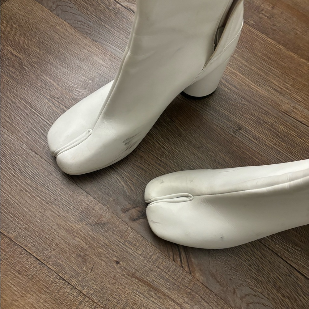White Women's Split Toe Heeled Boots